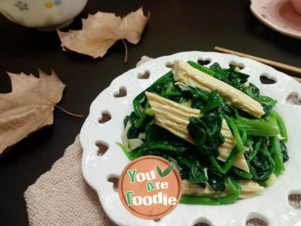 Mixed spinach with preserved beancurd