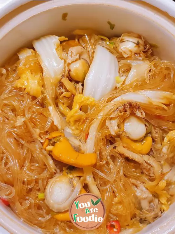 Scallops with rattan pepper and vermicelli in casserole