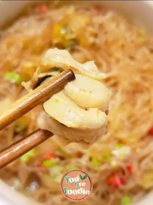 Scallops with rattan pepper and vermicelli in casserole