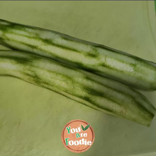 Steamed loofah with minced garlic and vermicelli