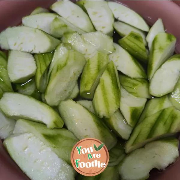 Steamed loofah with minced garlic and vermicelli