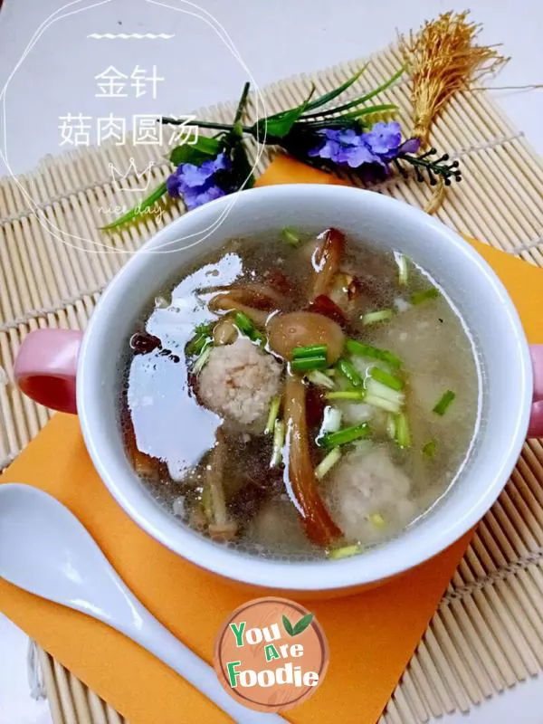 Flammulina velutipes meat ball soup