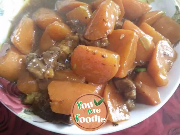 Stewed carrot with beef