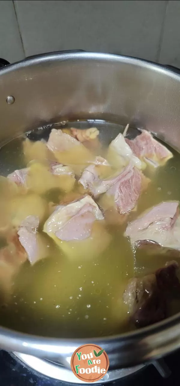 Stewed turnip and beancurd in broth