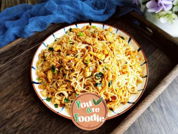 Noodles with egg sauce