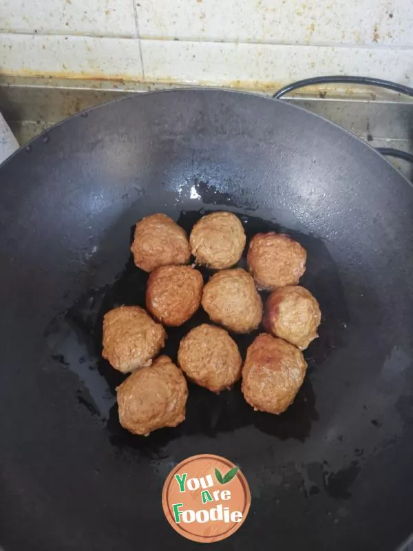 Kwai Braised Lotus Root Balls with Cabbage