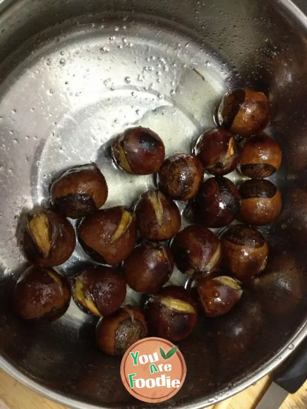 Roasted chestnuts with sugar