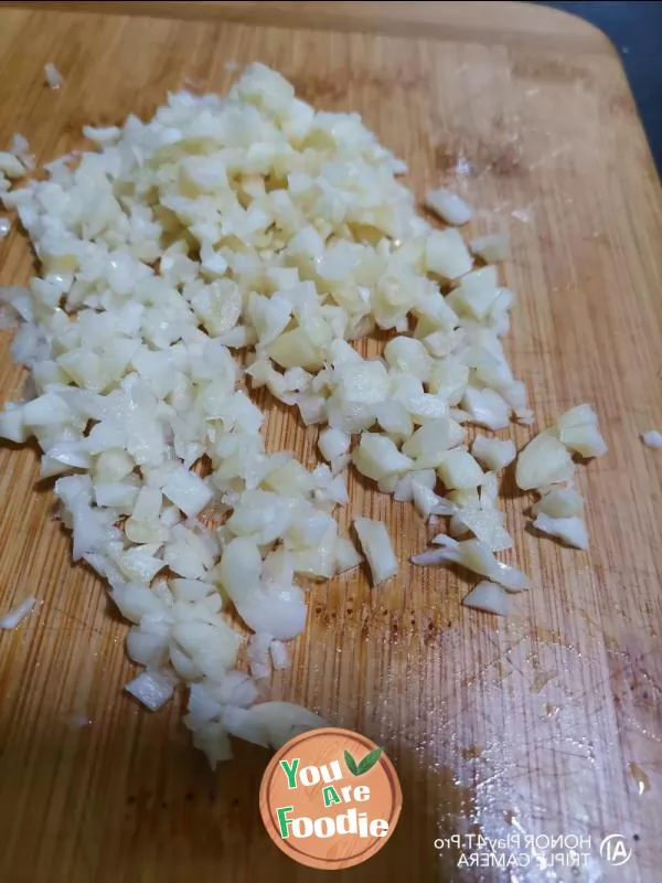 Grilled oyster with garlic