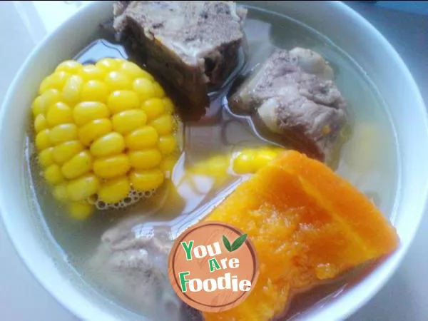 Pork-spine,-corn-and-carrot-soup