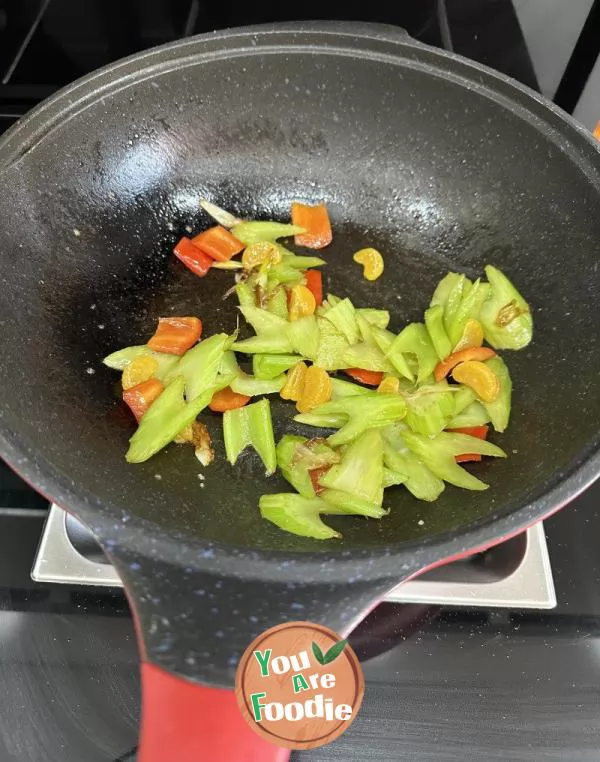 Fried celery with vegetables