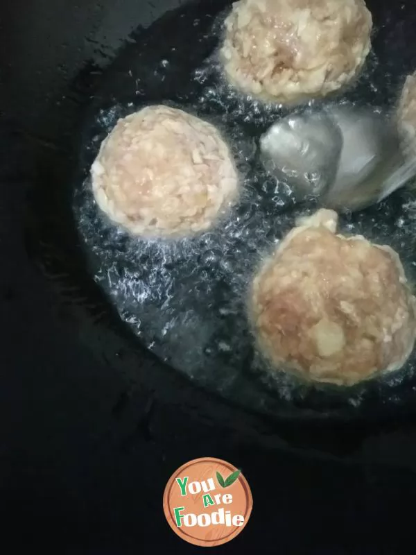 Braised Pork Balls in Gravy Sauce