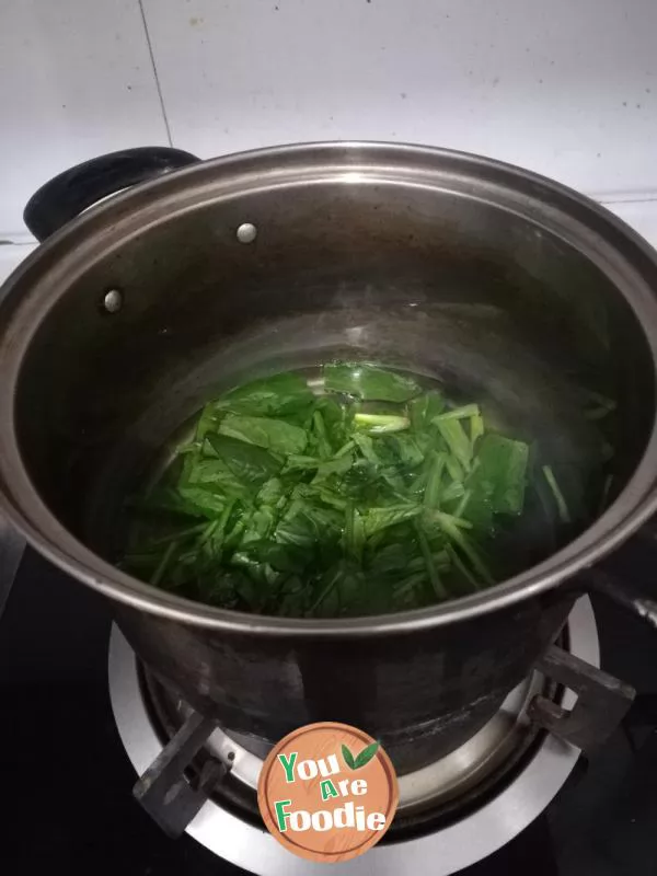 Steamed bean curd jelly served with sauce