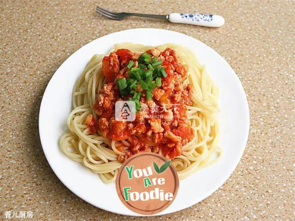 Noodles with tomato meat sauce