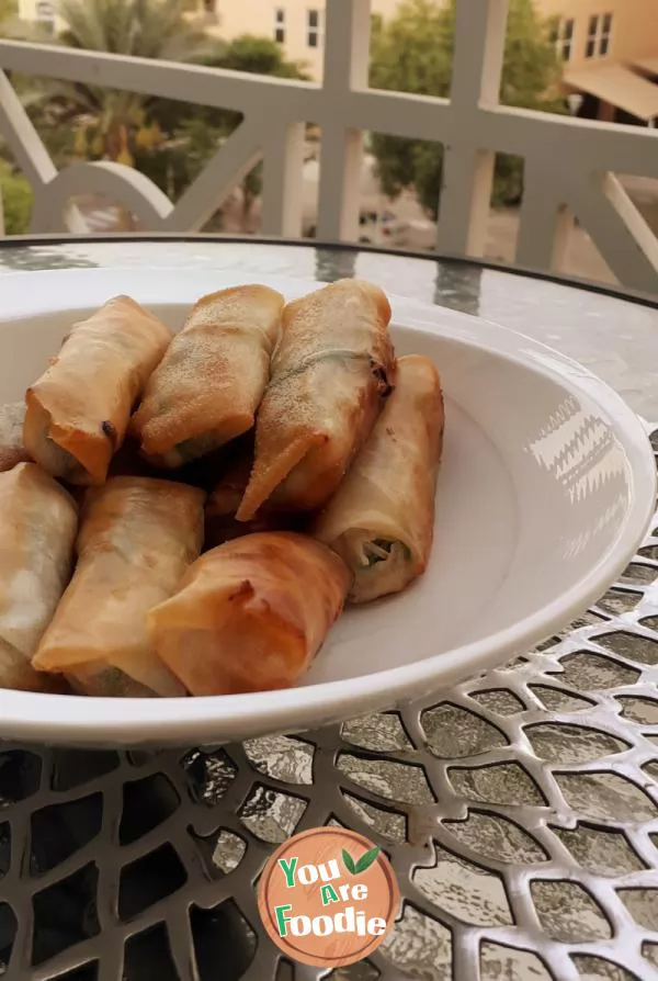 Spring Rolls Stuffed with Three Delicacies