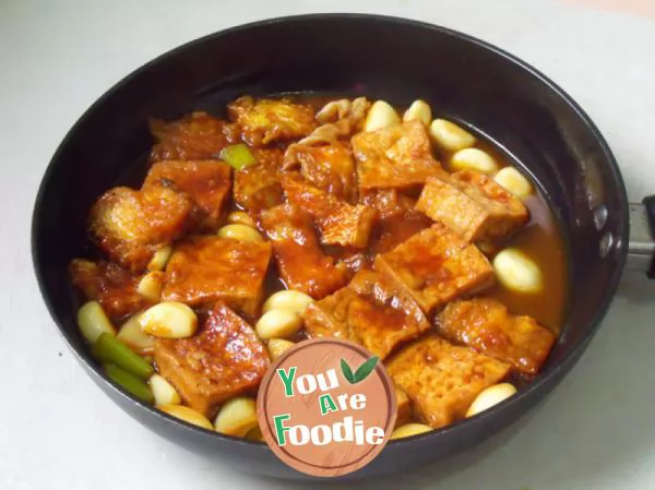 Braised Tofu with fish brisket