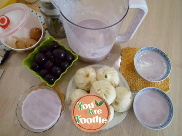 Milk flavored tremella, glutinous purple potato and rice paste - breakfast of bagerge (III)