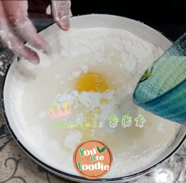 It's not difficult to learn the super detailed steps of home version fried dough sticks