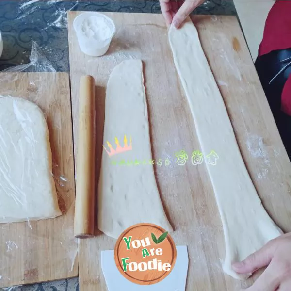 It's not difficult to learn the super detailed steps of home version fried dough sticks