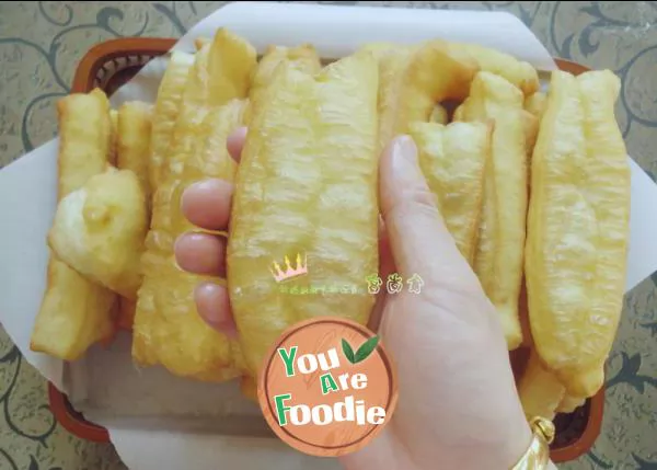 It's not difficult to learn the super detailed steps of home version fried dough sticks