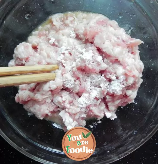 Fried minced meat with sour beans