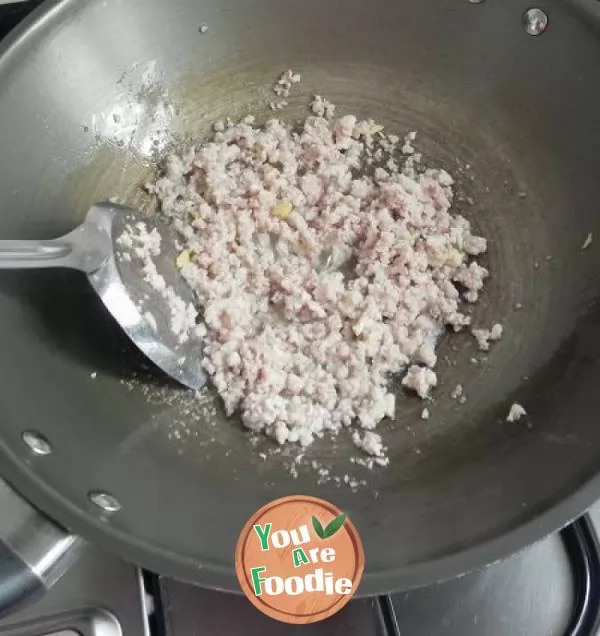 Fried minced meat with sour beans