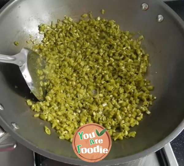 Fried minced meat with sour beans