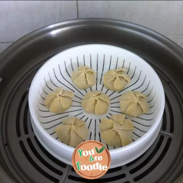 Steamed dumplings with small windmill