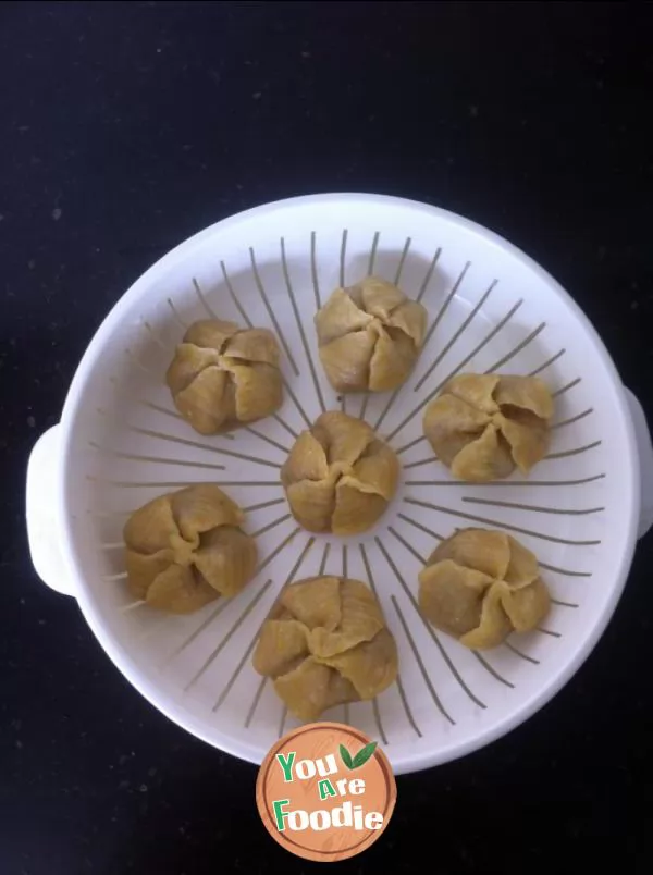 Steamed dumplings with small windmill