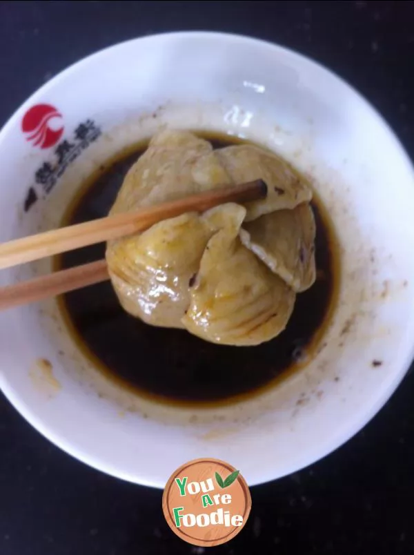 Steamed dumplings with small windmill