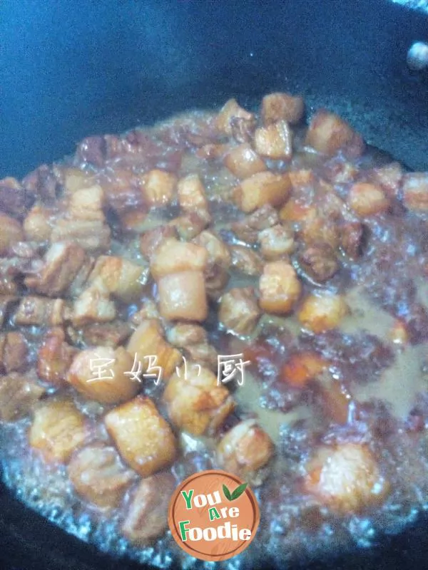 Braised pork in brown sauce