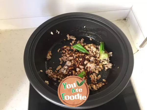 Mapo Tofu in Taji pot