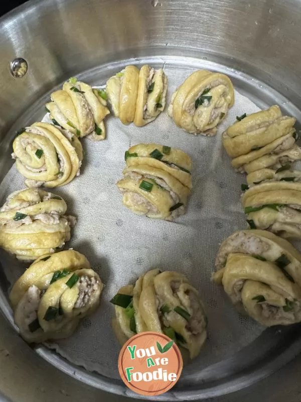 Meaty Steamed rolls