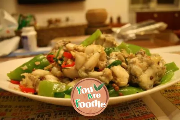 Fried chicken with garlic and green pepper