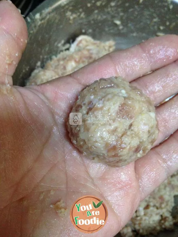 Braised lotus root balls with potherb mustard