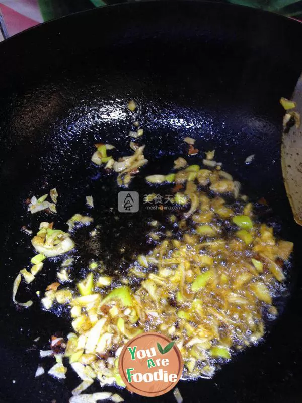 Braised lotus root balls with potherb mustard