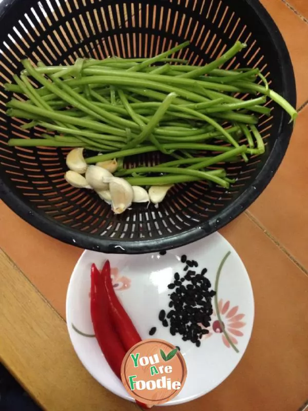 Stewed cabbage stem with black bean sauce