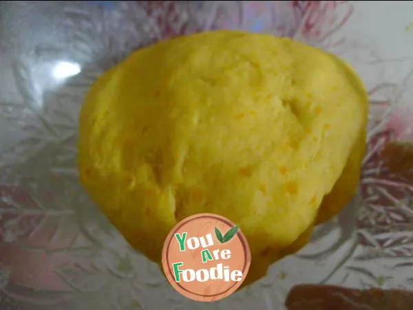 Milk flavored rose steamed bread
