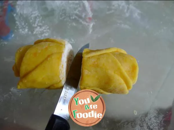 Milk flavored rose steamed bread