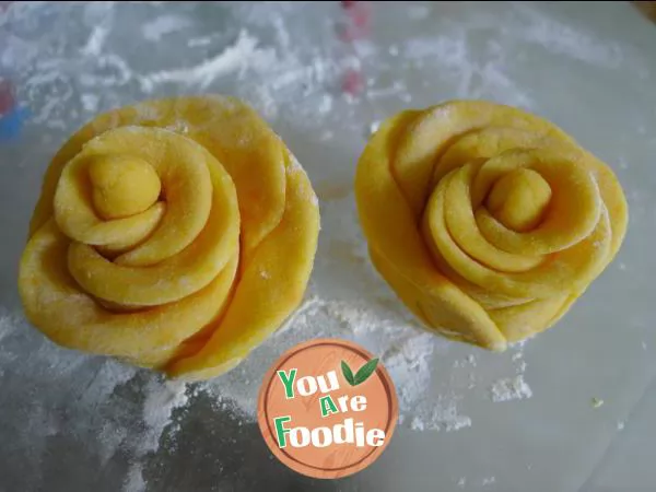Milk flavored rose steamed bread