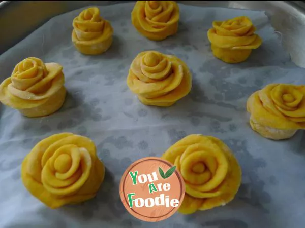 Milk flavored rose steamed bread
