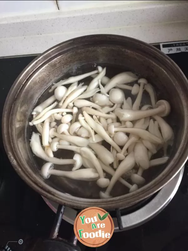 Stir fried pickled cucumber with mushroom