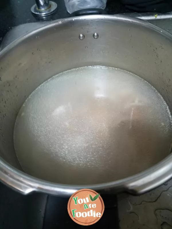 Scallop, shrimp and shredded pork porridge