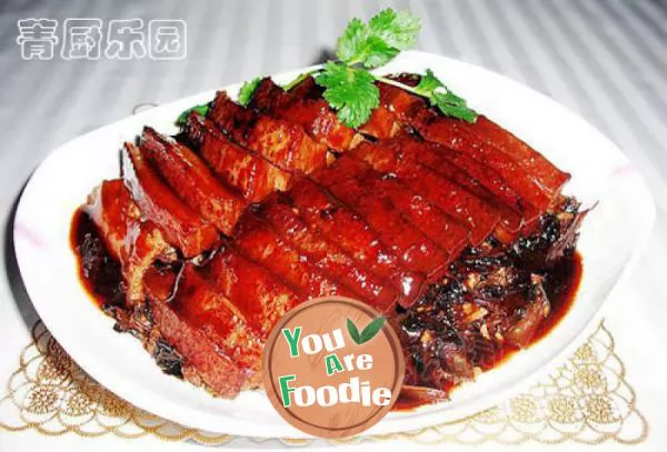 Share a private dish -- braised pork with plum vegetables