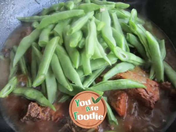 Braised spareribs with green beans