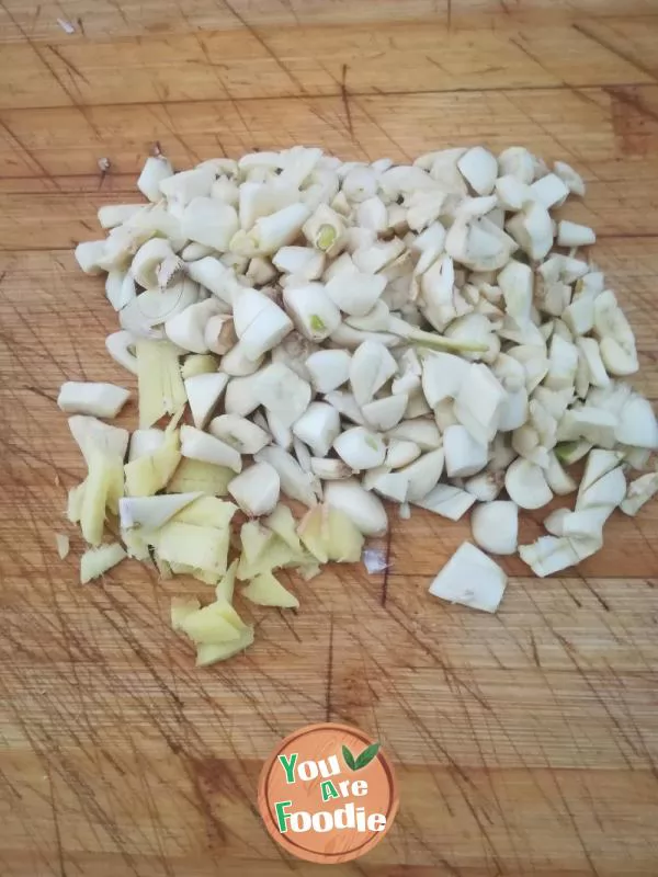 Homemade garlic oil