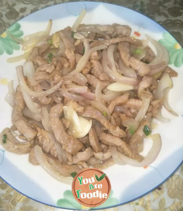 Fried onion with shredded pork