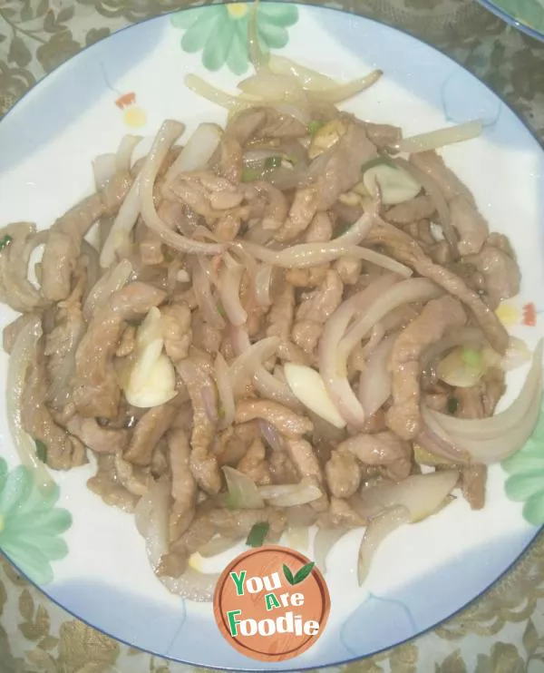 Fried onion with shredded pork