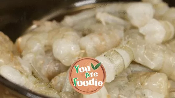 Four person kitchen shrimp and bean soup