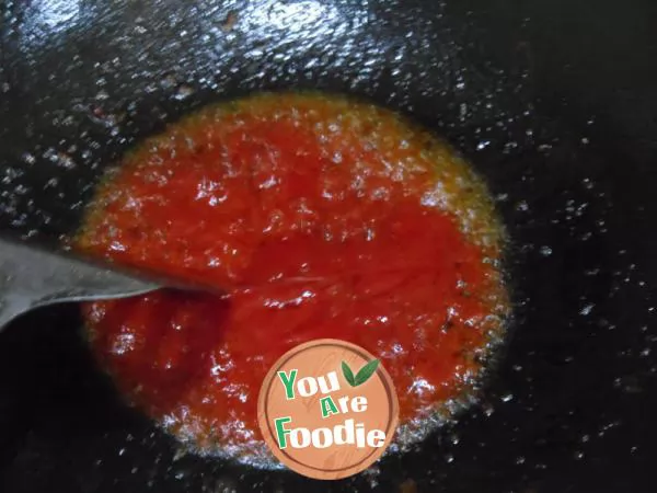 Quail eggs in tomato sauce