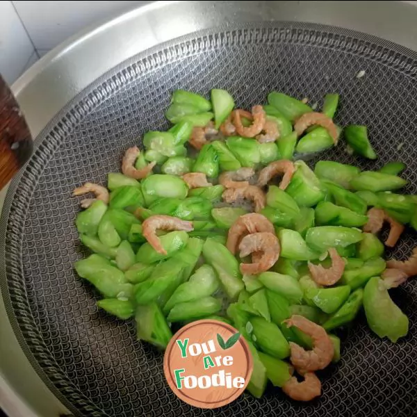 Fried towel gourd with sea rice